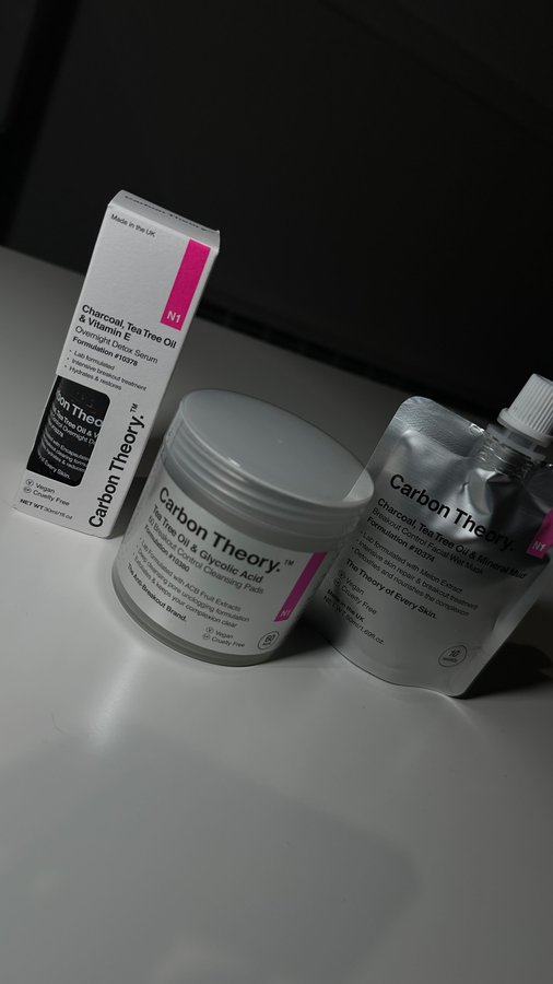 Instagram post by @nicolepereyraaa for Carbon Theory. Caption reads: Night routine !🤩 @carbontheory 
#carbontheory....