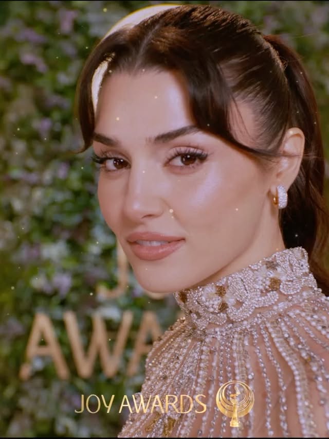 Instagram post by @handemiyy for ELIE SAAB. Caption reads: I’m filled with joy to be back with you at the Joy....