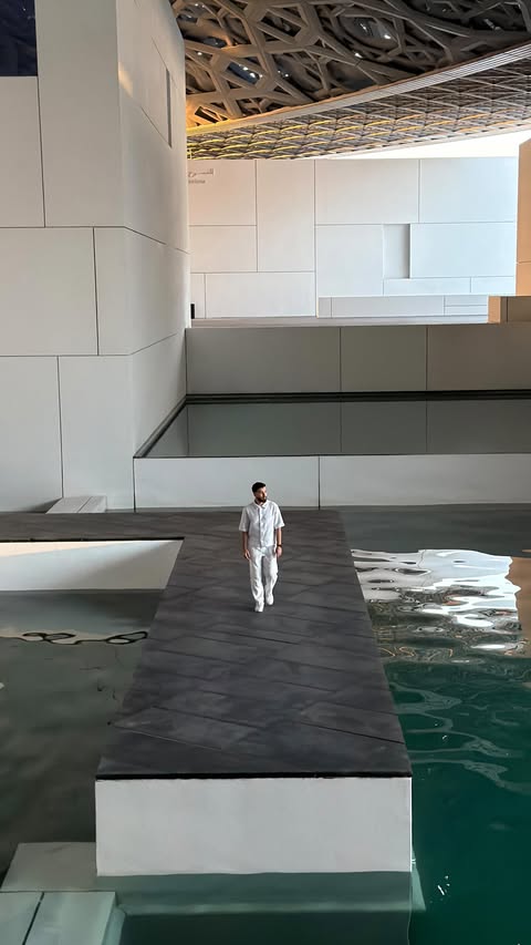 Instagram post by @fukay1070 for Visit Abudhabi. Caption reads: 11 choses à faire à Abu Dhabi 🇦🇪😍....