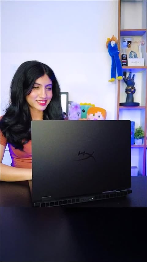 Instagram post by @xyaalive for HyperX. Caption reads: [...] like a caveman 🦴🎮 Upgrade to the HyperX....