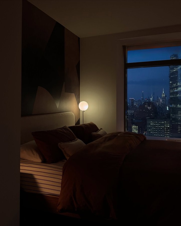 Instagram post by @thlinnyc for Louis Poulsen. Caption reads: warm light to end the night 

#lifestyle....