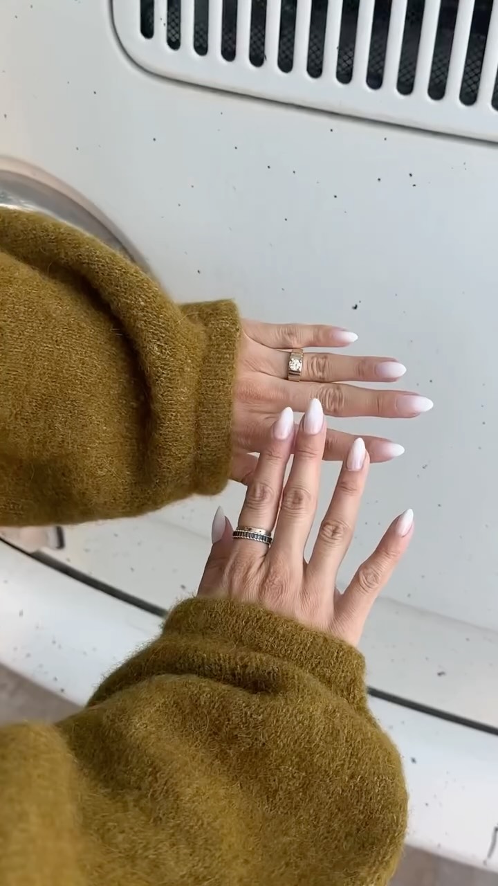 Instagram post by @nachonikki for Chillhouse. Caption reads: [...] combo.💋 which look is your fav? @chillhouse....