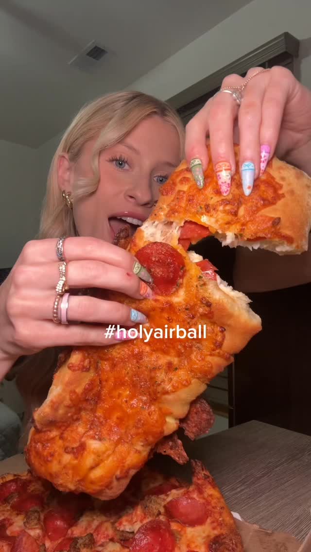 Instagram post by @eatsbynatt for Domino's. Caption reads: #ad domino’s is top tier 🍕 @dominos....