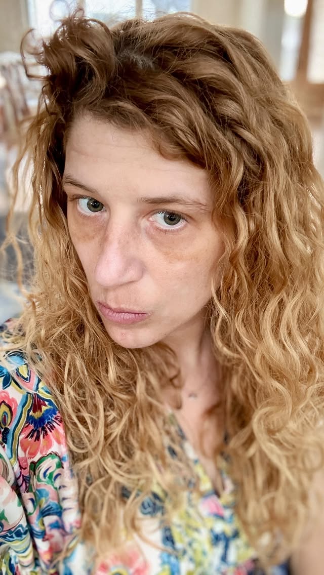 Instagram post by @bellevueblue for Epres. Caption reads: I love a good hair product why I love the....