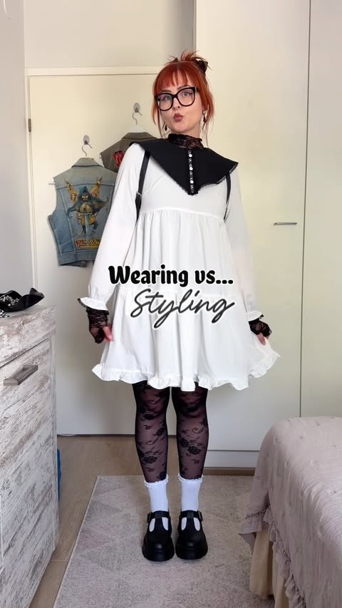 Instagram post by @mallasme for Punkyouth. Caption reads: [...] Bag is @stradivarius Earrings are....