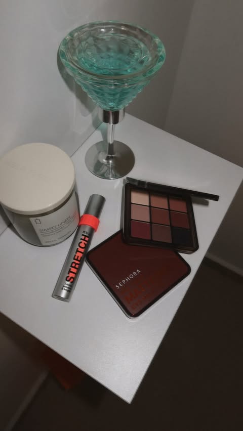 Instagram post by @reine_awadd for Sephora Collection. Caption reads: [...] to come off easily at night 👀....