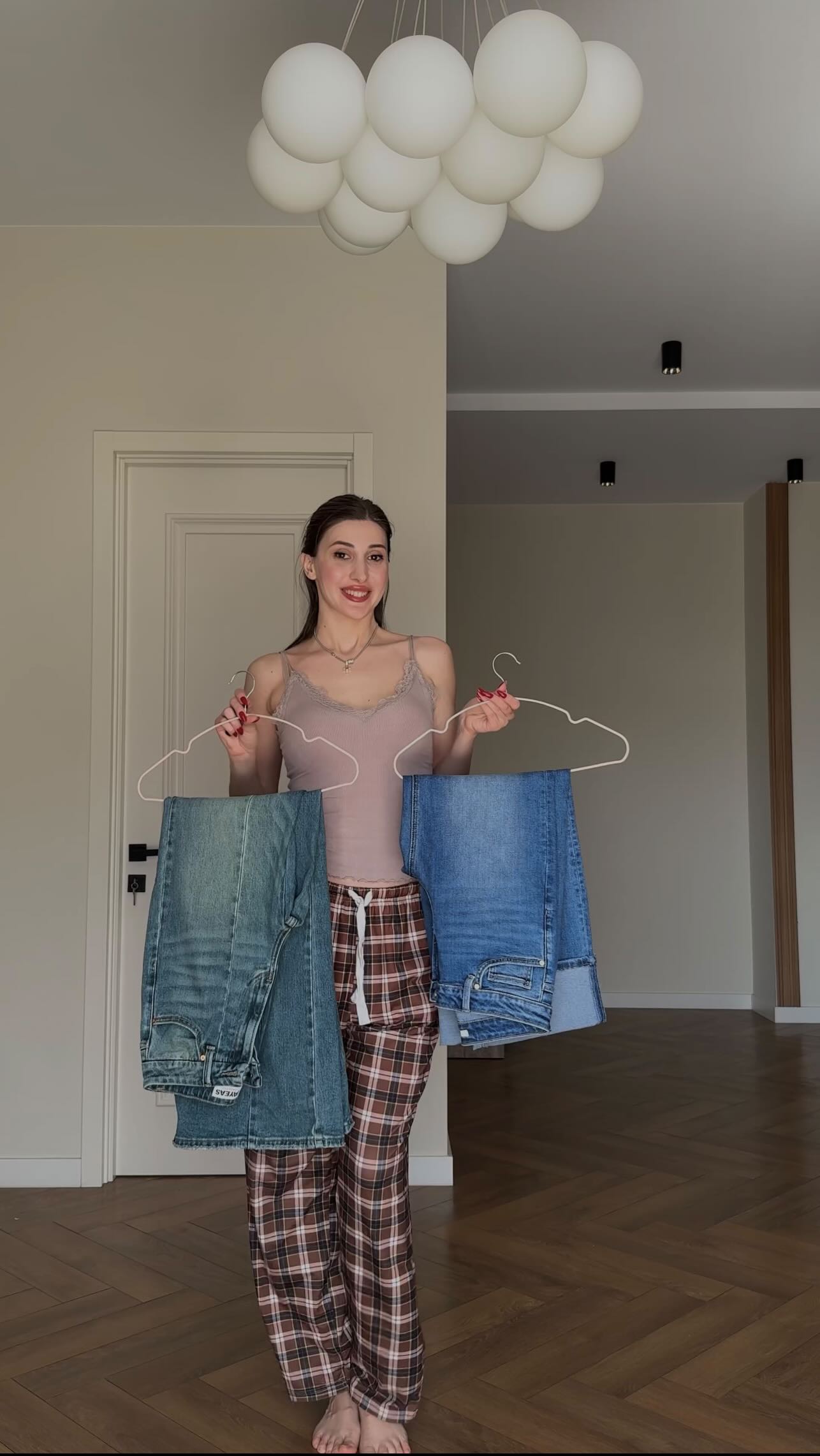 Instagram post by @mariiamouss_ for Bayeas. Caption reads: My jeans from my favorite brand 💕....