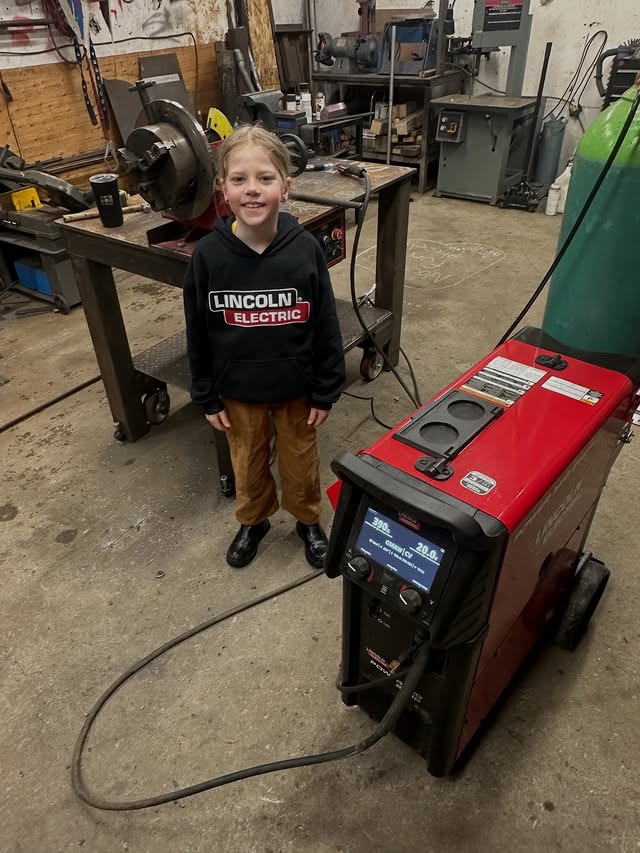 Instagram post by @r_nierop for Lincoln Electric. Caption reads: [...] weeks! #welding #trades #bluecollar....