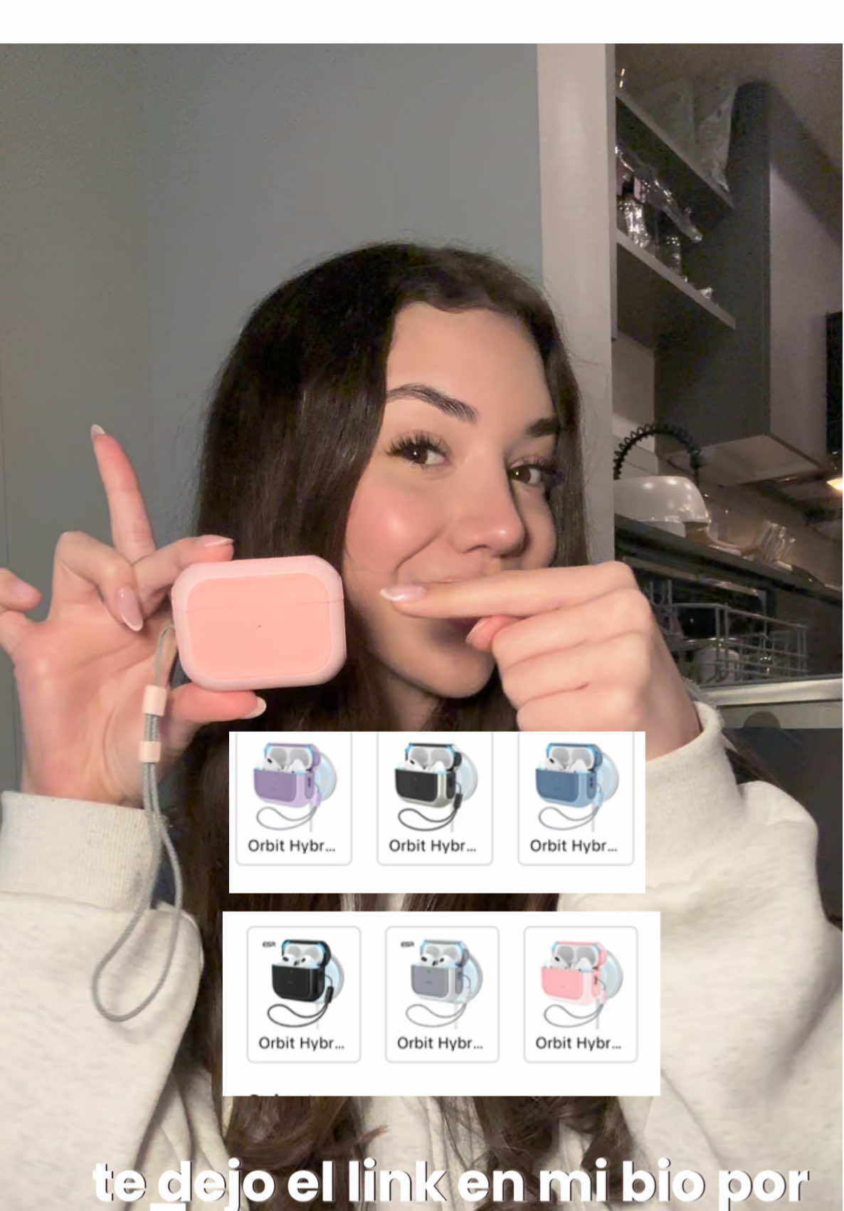 TikTok post by @valeriaaacarrasco00 for ESR. Caption reads: Demasiado cute este estuche de @ESR US para mis....