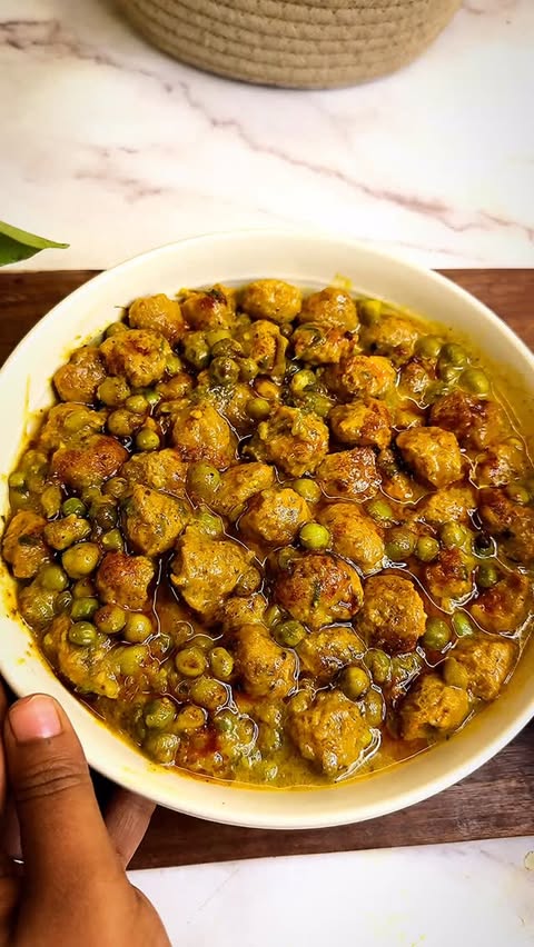 Instagram post by @her_delicious_food for Aashirvaad. Caption reads: [...] aur tasty ka ek hi jawab —
Aashirvaad Soya....