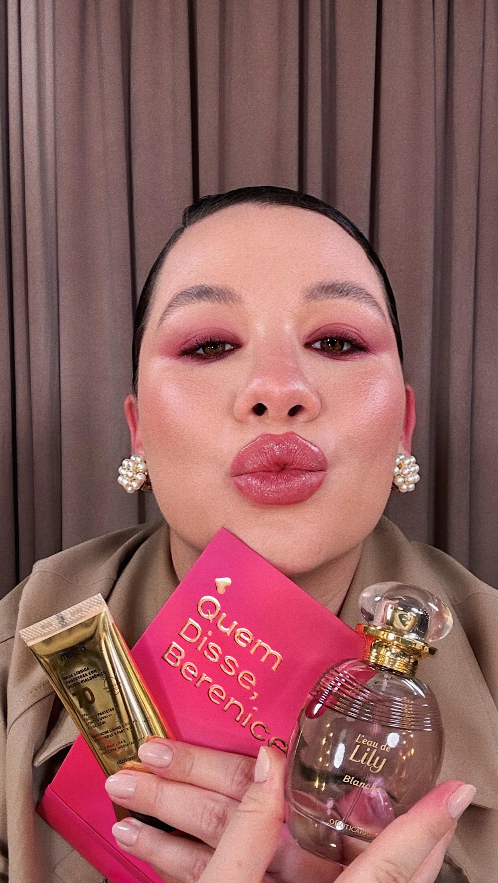 Instagram post by @brigittecalegari for Quem Disse, Berenice. Caption reads: Já imaginou ganhar pontos a cada maquiagem que....