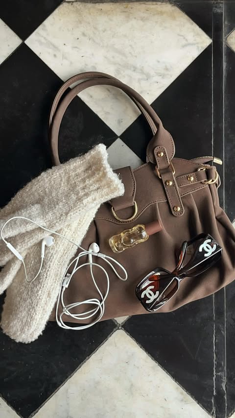 Instagram post by @freyabroni for PrettyLittleThing. Caption reads: [...] outfits ~ curvy edition 💋 ad....