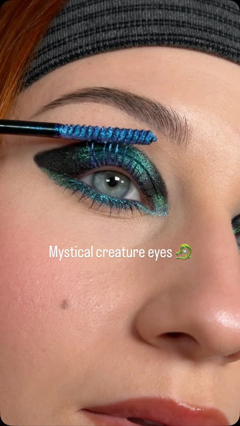Instagram post by an influencer for KALEIDOS. Caption reads: [...] eyeshadow palette*giftad @kaleidosmakeup....
