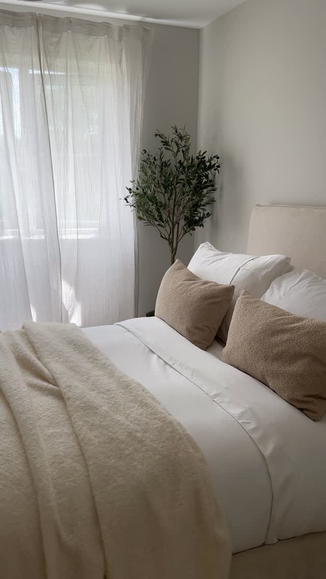 Instagram post by @throughthegreydoor for Hampton and Astley. Caption reads: It’s giving hotel… 🤍

I’m sorry but nothing beats....