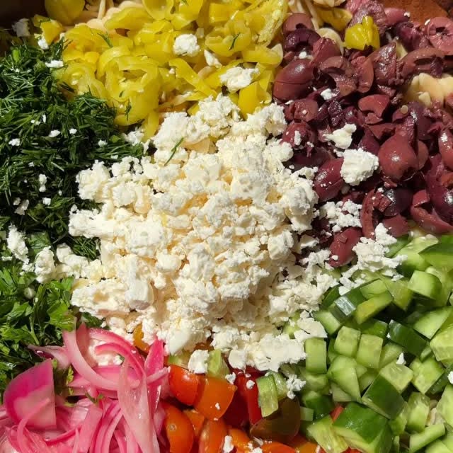 Instagram post by @gilliehouston for Banza. Caption reads: One of my all-time fav summer dinners packed with....