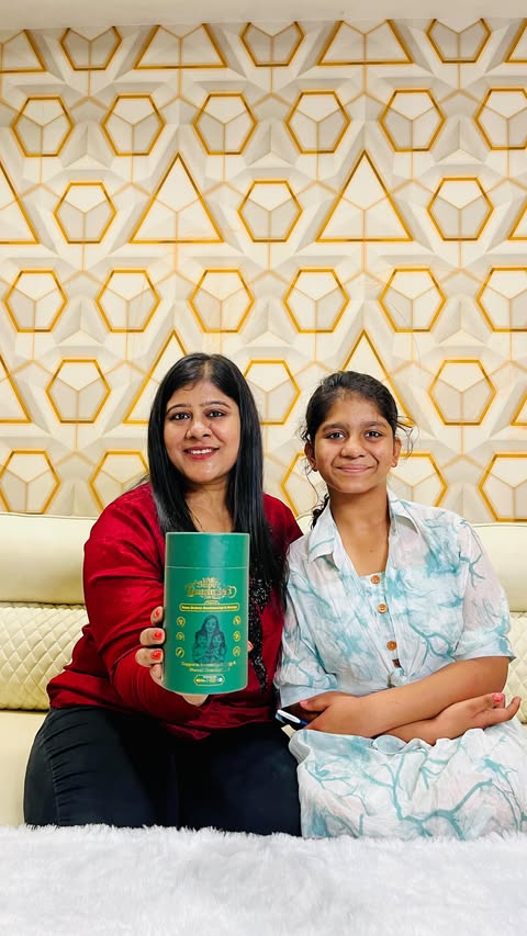 Instagram post by @priyankalodhapatwari for Vasu Healthcare. Caption reads: [...] Mom approved ✔️ #VasuSuperGummies....