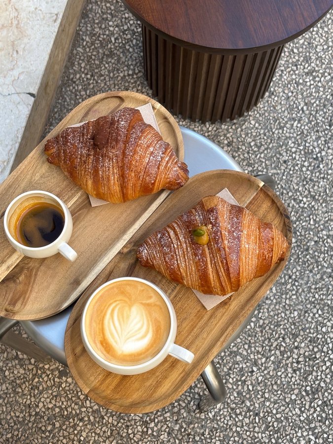 Instagram post by @audreyloques for DISSH. Caption reads: Bonjour amour ♥️☕️

Publicité 
 
 
 
 
 
 
....