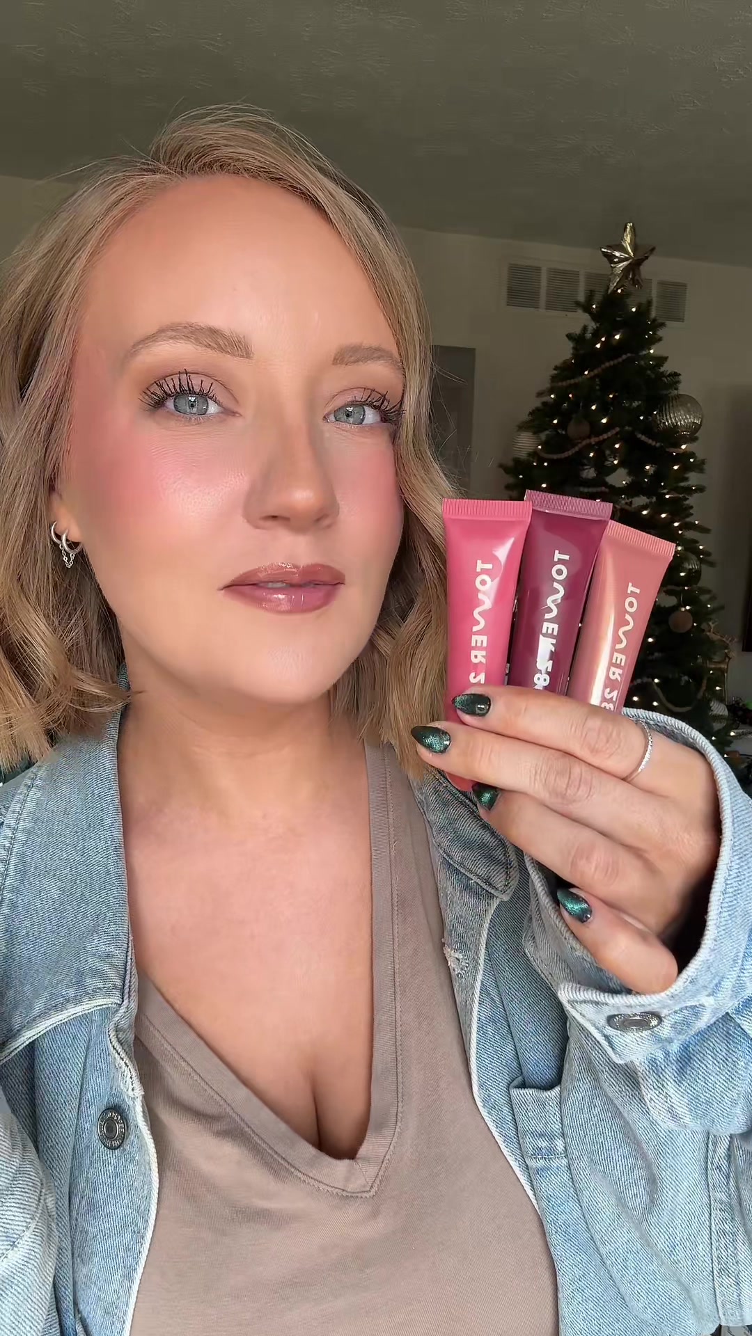 TikTok post by @dusteerosexo for Tower 28 Beauty. Caption reads: @Tower 28 Beauty dropped the BEST holiday [...].