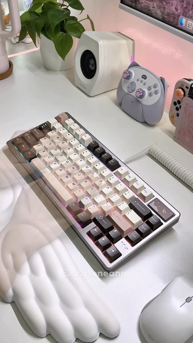 Instagram post by @cristeneanne for Womier Keyboard. Caption reads: Just unboxed the Womier SK71 Pro in ‘Desert’ and....