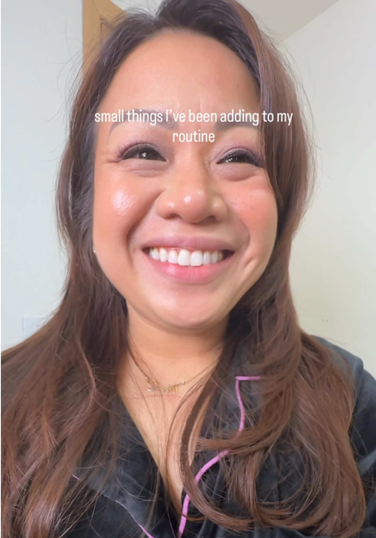 TikTok post by @idmrdh19 for Gurunanda. Caption reads: [...] #whiteningstrips #dentalhygienist #gurunanda....