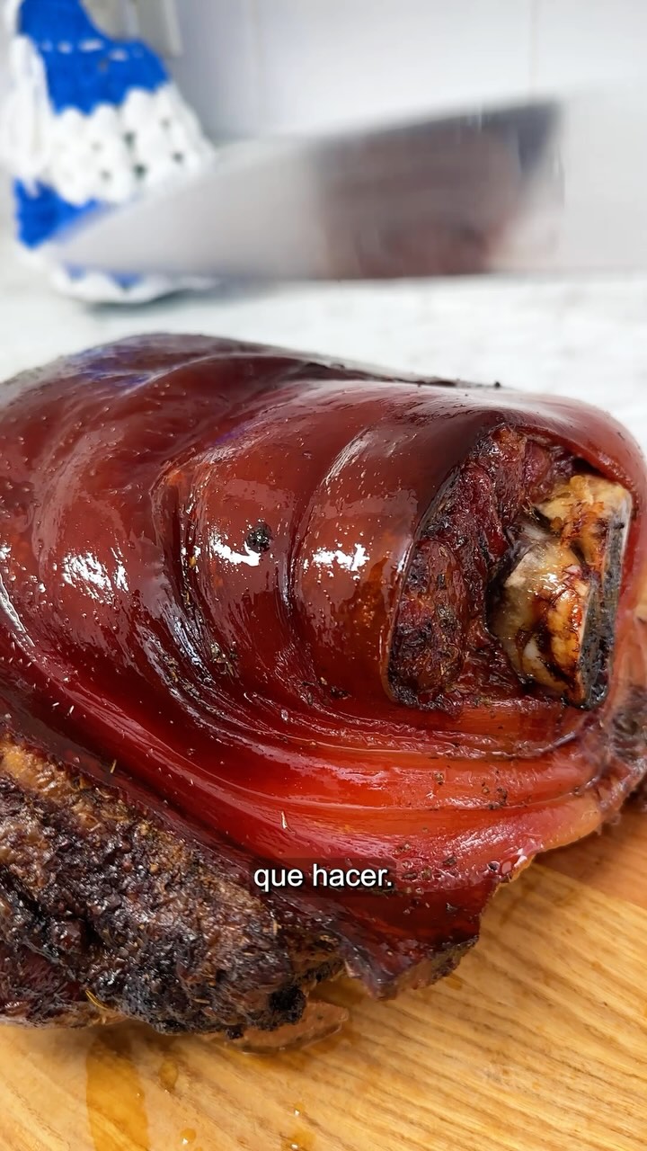 Instagram post by @lonuevodeabuela for Walmartpr. Caption reads: #WalmartPartner | Para que el cuerito del pernil....