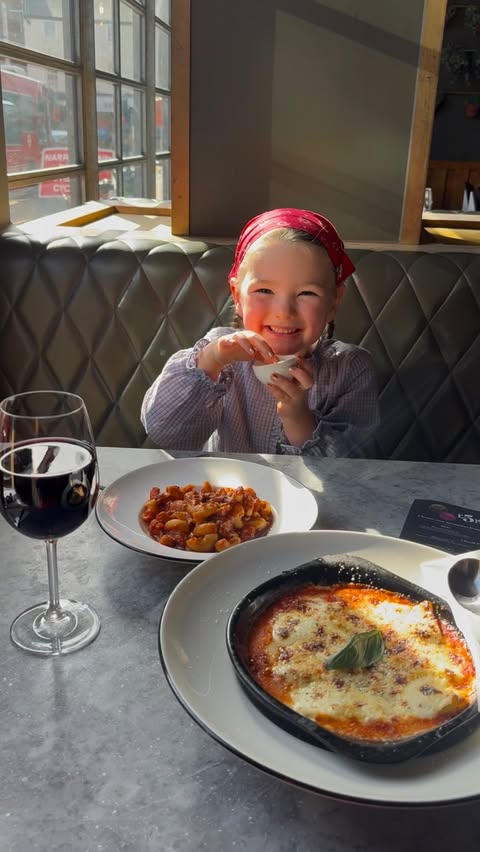 Instagram post by @laurenrgall for PizzaExpress. Caption reads: ad as you guys know a trip to @pizzaexpress is....
