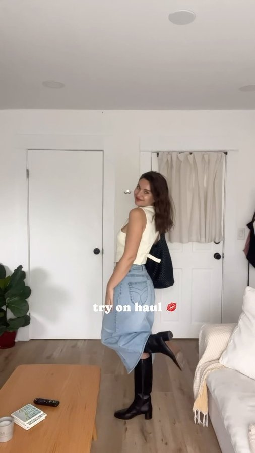 Instagram post by @maryanadvorska for Rolla's Jeans. Caption reads: [...] I’m just now getting my hands on....