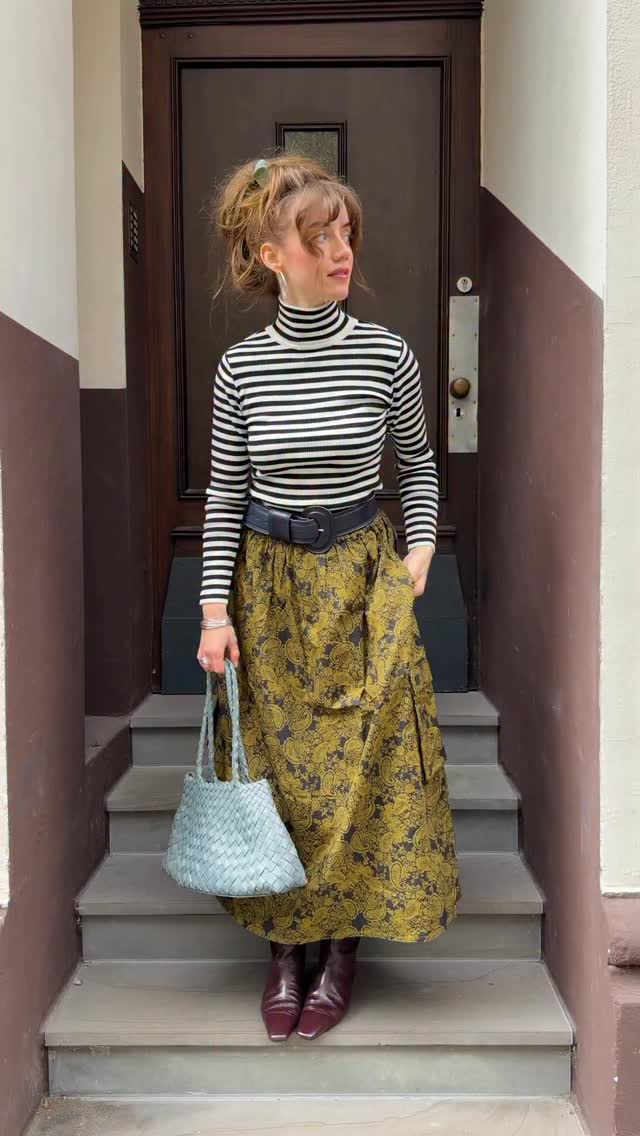 Instagram post by @nanda_schwarz for Lucy & Yak. Caption reads: | L&Y

Styled by @nanda_schwarz, worn by you....