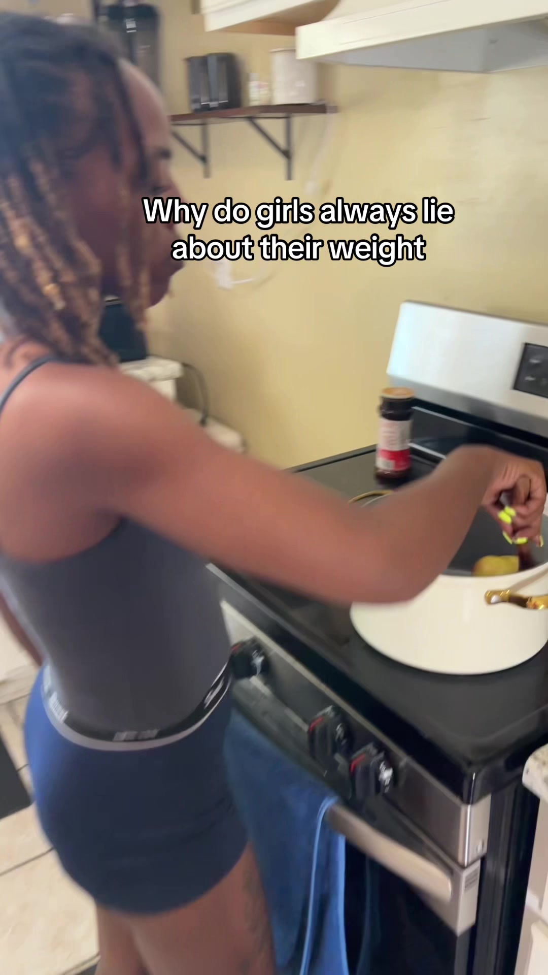 TikTok post by @lexx_masee1029 for Etekcity. Caption reads: [...] #trackyourprogress #fitness #bodyscale....