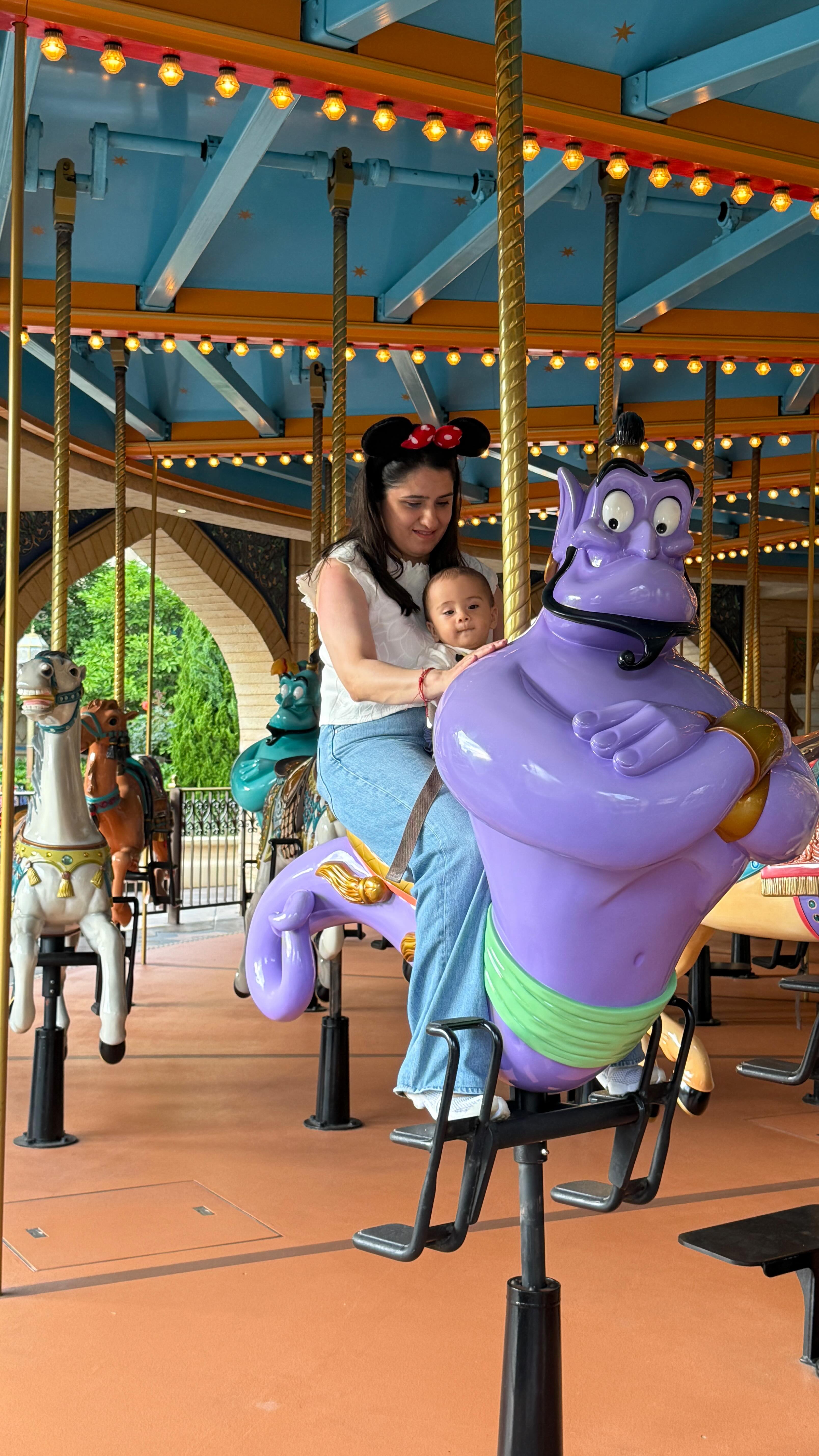 Instagram post by @buuchansjapan for Tokyo Disney Resort. Caption reads: Hepinizin aklındaki tek sorunun cevabı kafasını....