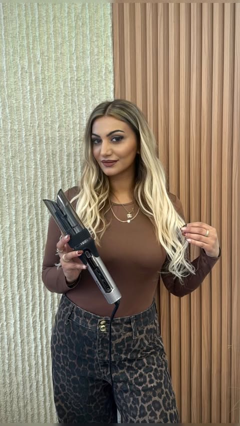 Instagram post by @monalleya for BaByliss. Caption reads: Meet @babyliss my new curler styler 🤎

Easy,....