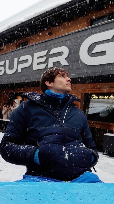 Instagram post by @teo.guerrieri for MALFY Gin. Caption reads: Friends, mountains, Super G & après-ski — the....