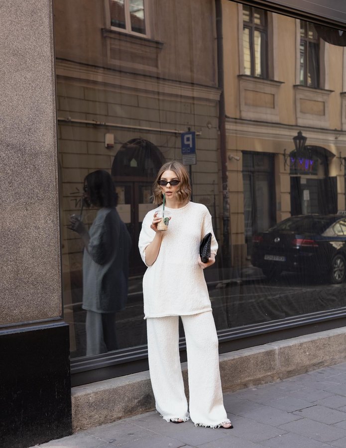 Instagram post by @ola_chrusciel for DISSH. Caption reads: [...] set for this summer 😍 

@dissh |....