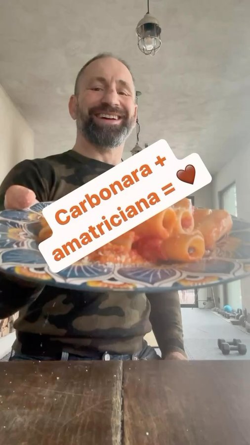 Instagram post by @1paolo2 for Robertos Shop. Caption reads: Carbonara + Amatriciana = Zozzona
360 g....