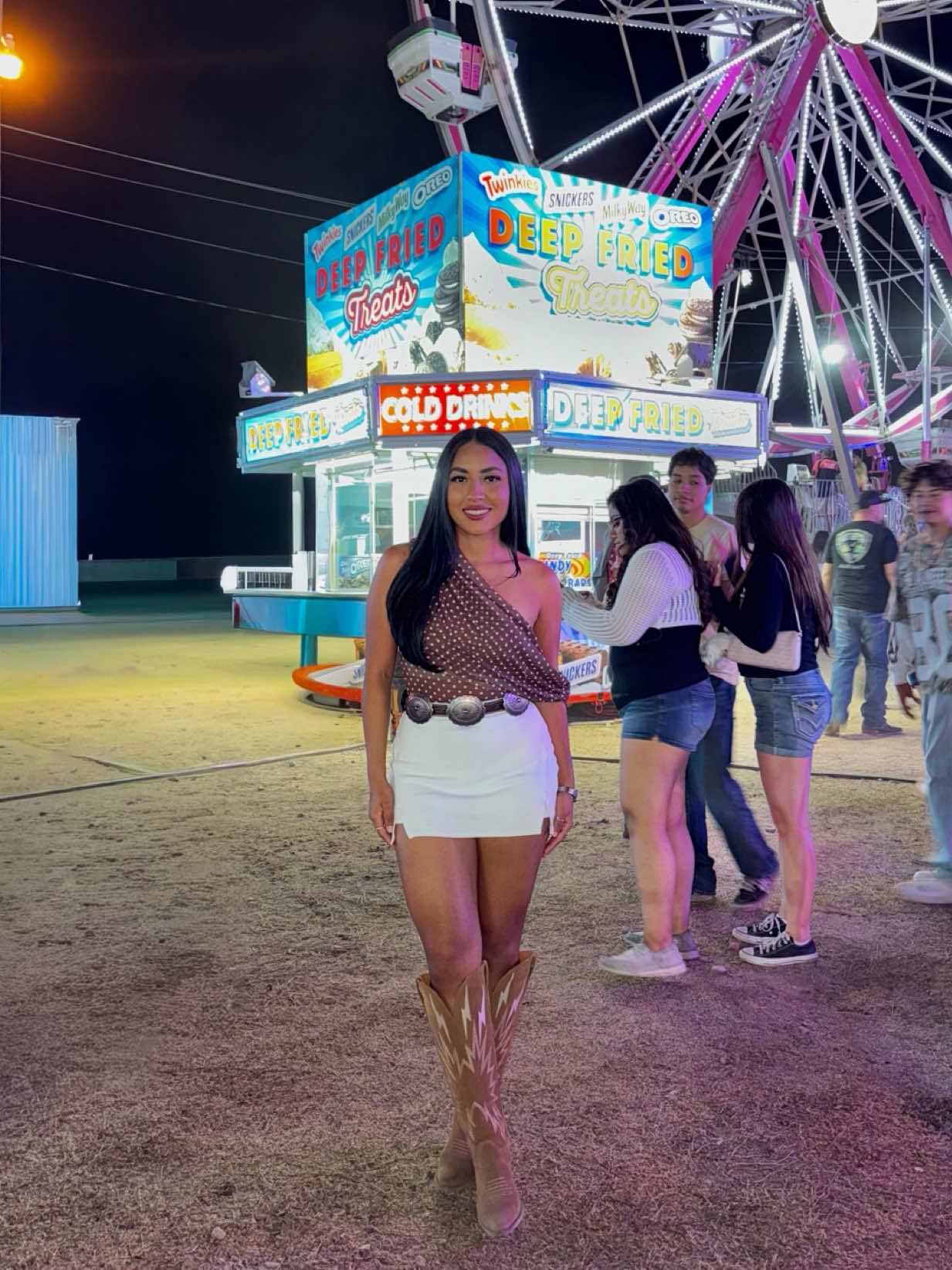 TikTok post by @lizpachucaa for Dingo 1969. Caption reads: Search W6863 to shop my trendies picks on @SHEINUS....