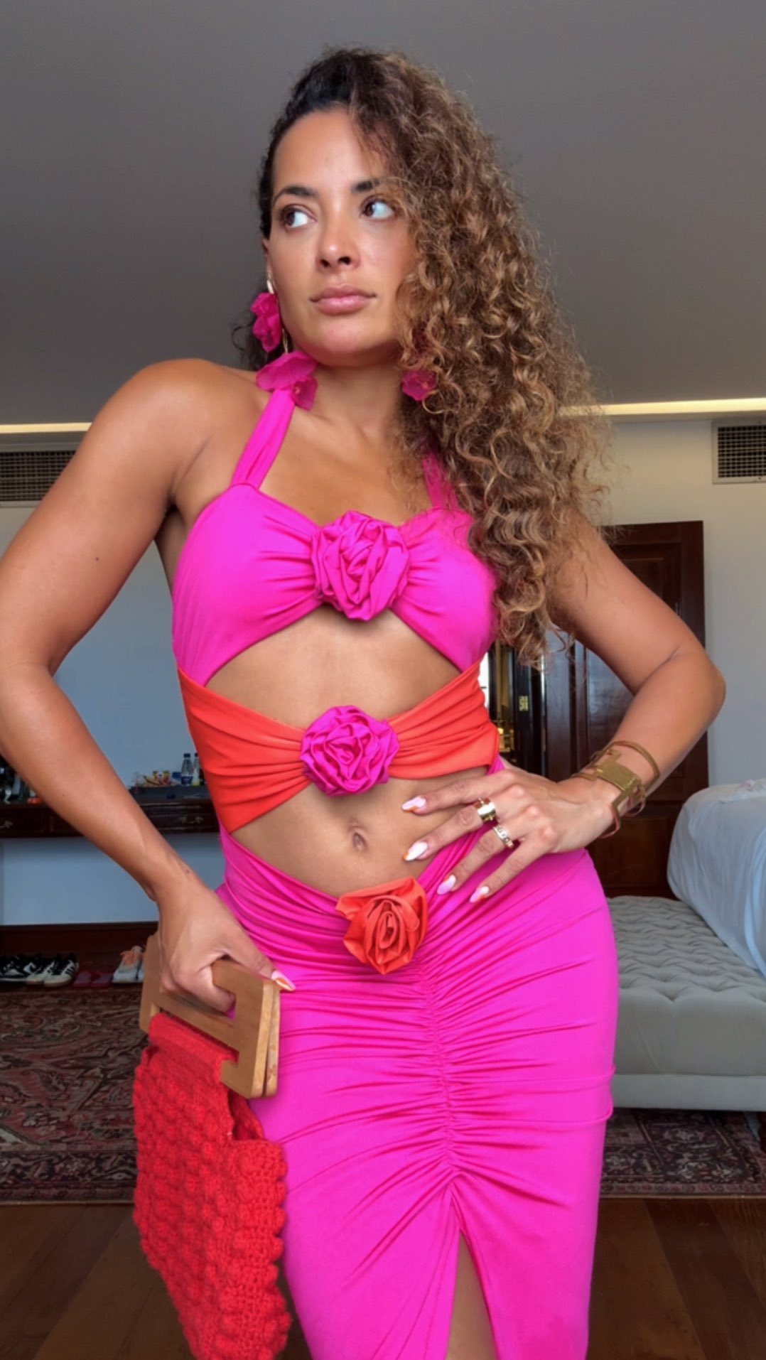 Instagram post by @layana_aguilar for Vince. Caption reads: GRWM pool party edition 💕
When your swimsuit....