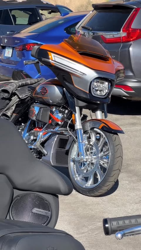 Instagram post by @cyclefanatix for Michelin. Caption reads: [...] of speed !! 🤣🇺🇸💯 @harleydavidson....