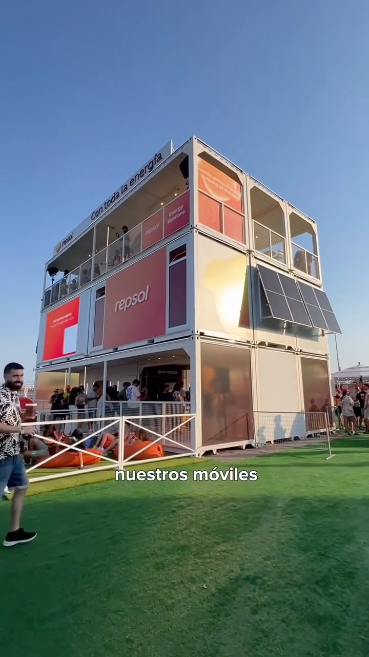 Instagram post by @raquelannee for Repsol. Caption reads: *Publi que buena energía en @fiberfib🌟🌞🎸🥘....