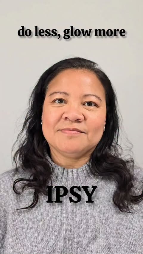 Instagram post by an influencer for IPSY. Caption reads: #giftedbyIPSY #IPSYambassador 𝒅𝒐 𝒍𝒆𝒔𝒔, [...].