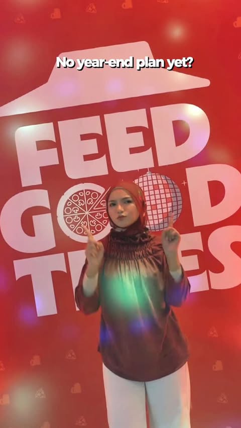 Instagram post by @iiqinlydeana for Pizza Hut. Caption reads: [...] found one.

Kami buat party dekat Pizza Hut....