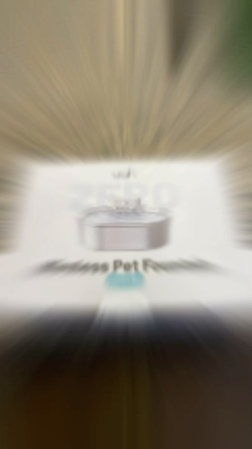 Instagram post by @livinglifeandinspiring for Uahpet. Caption reads: I was looking for a pet fountain that kept the....