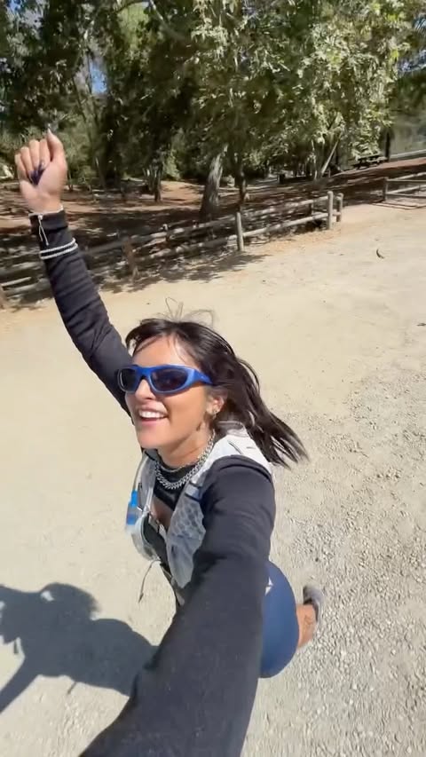 Instagram post by @shelfs for KEEN. Caption reads: [...] trail run complete!! Do it with me in my....