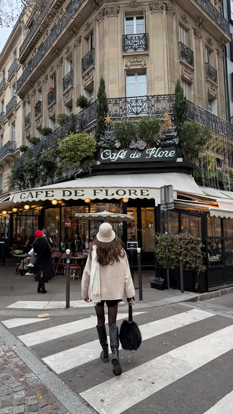 Instagram post by @europajaro for Simify. Caption reads: [...] decided - we’re taking @travelwithsimify....