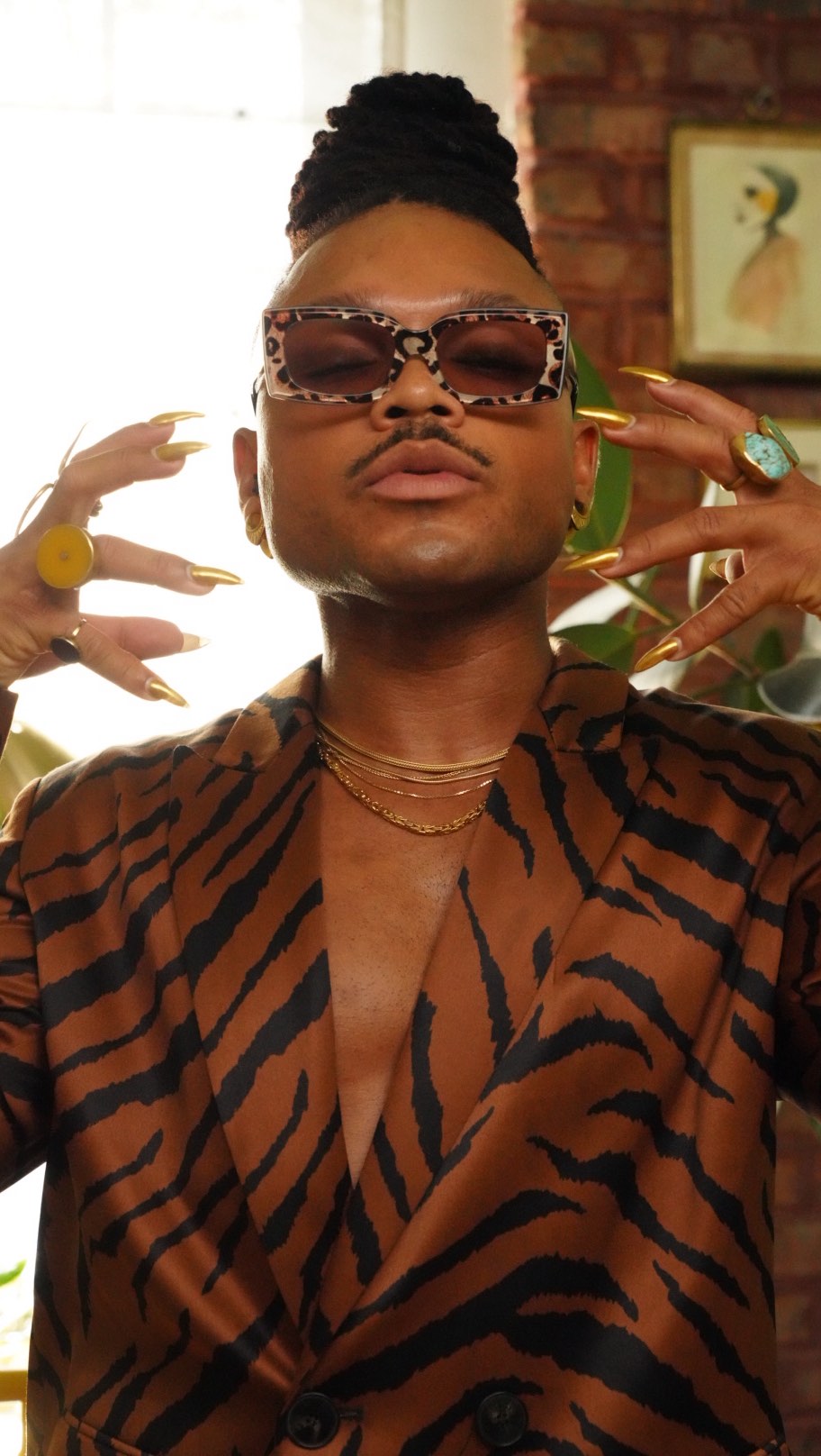 Instagram post by @plantkween for Zeelool. Caption reads: #ad Five pairs. Five moods. Infinite ways to play.....