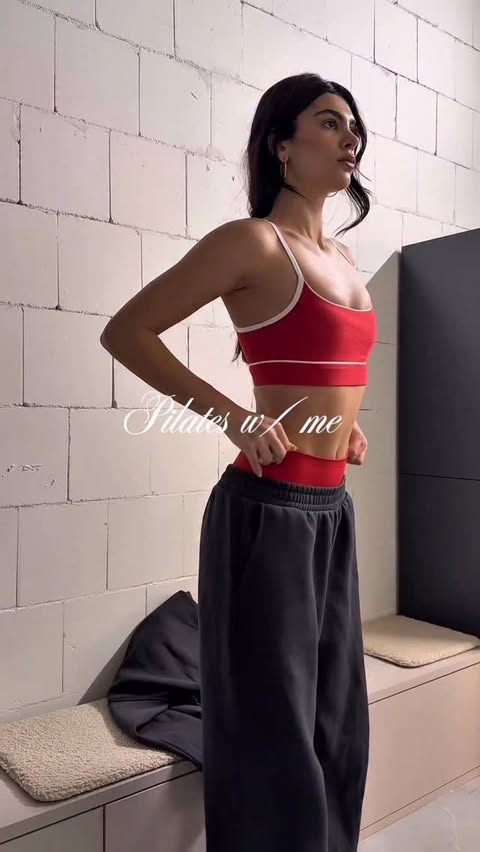 Instagram post by @pelinkahraaman for STRONGER. Caption reads: Feeling @stronger with every sesh 🧚....
