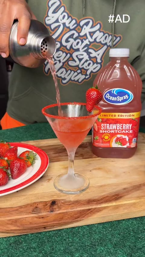 Instagram post by @daronthechef for Ocean Spray. Caption reads: [...] Shortcake Mocktails 🍓🔥 using....