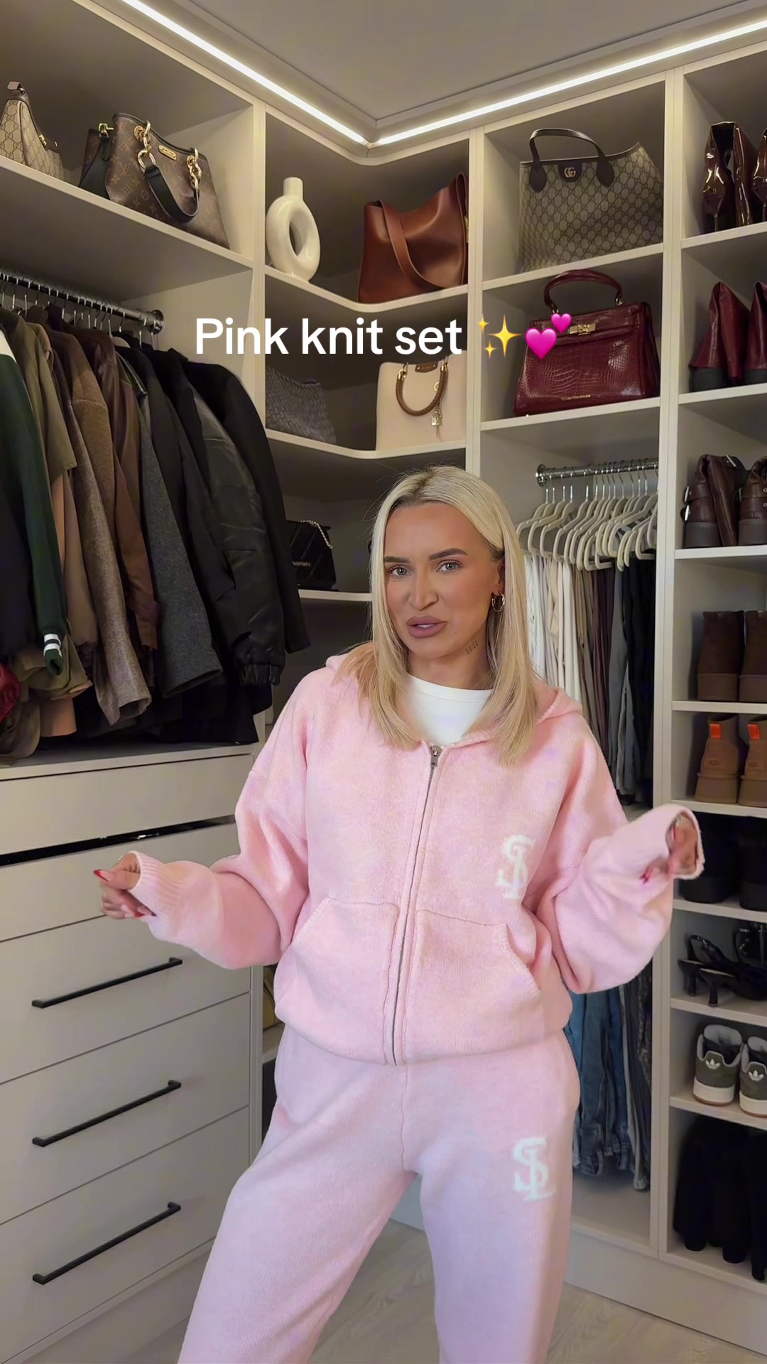 TikTok post by @__vikkyxo for Simmi London. Caption reads: So gorgeous and soft knit set ✨❄️💕 @SIMMILONDON....