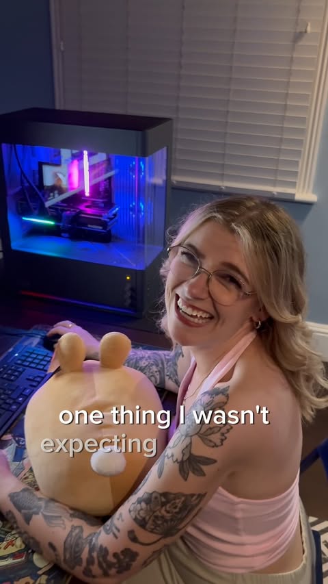 Instagram post by @emmalition for AMD. Caption reads: [...] settings interfaces 😍 #AdvancedByAMD....