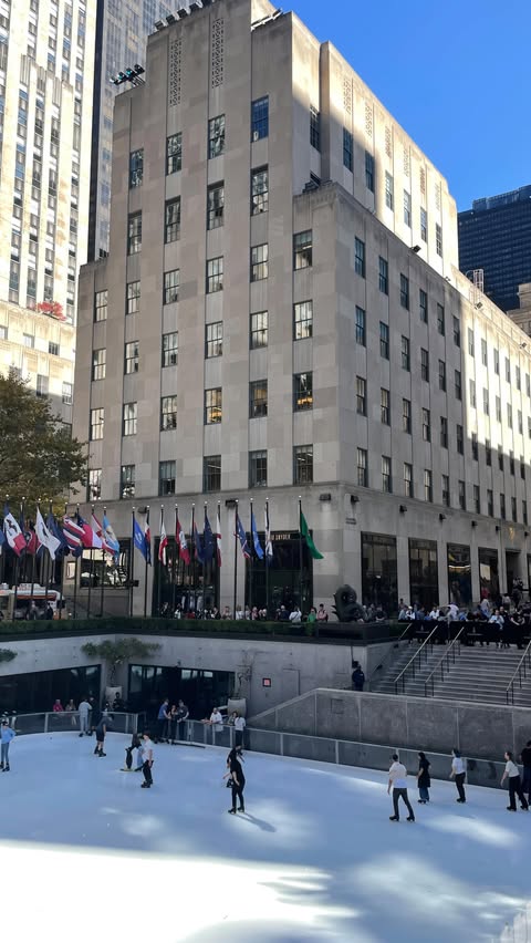 Instagram post by @maddiespostcards for Visit The USA. Caption reads: #ad There’s nothing quite like seeing New York....