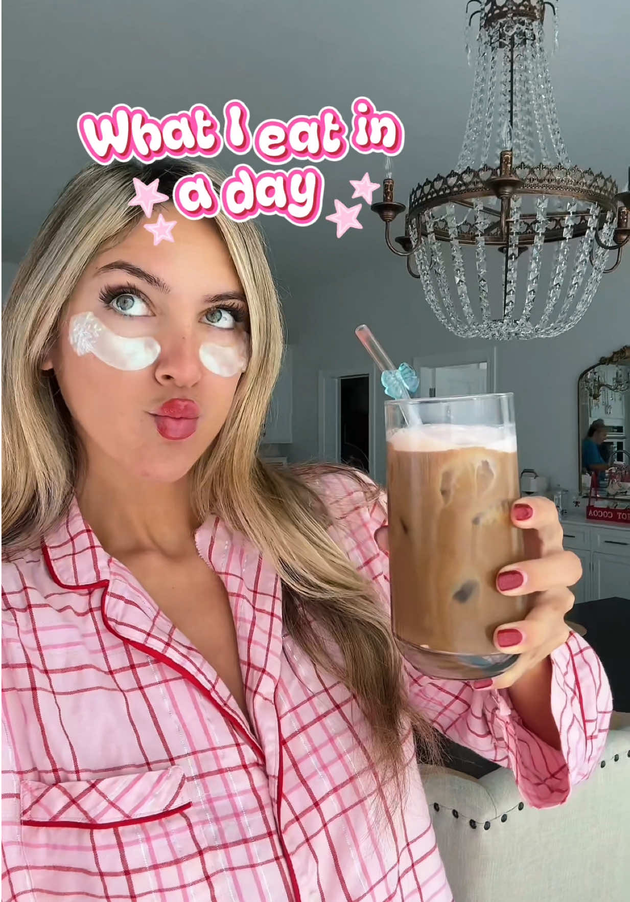TikTok post by @madsfits_ for Jeni's Splendid Ice Creams. Caption reads: #whatieatinaday @bella dinan inspired🩷 @Jeni’s....
